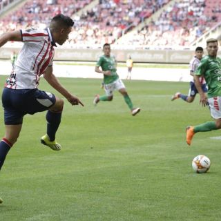 Pobre entrada y protestas contra Higuera en el Chivas vs Alebrijes