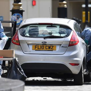 Policías registran tres propiedades relacionadas con atropello en Londres