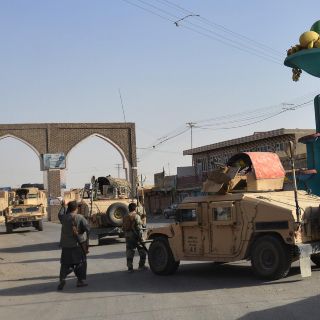 Mueren 16 miembros de las fuerzas afganas en ataque talibán