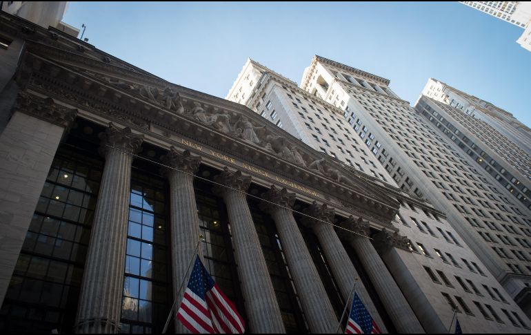 El NYSE Composite opera con una pérdida de 97.97 puntos, ubicándose en 12 mil 737.34 unidades. AFP / ARCHIVO