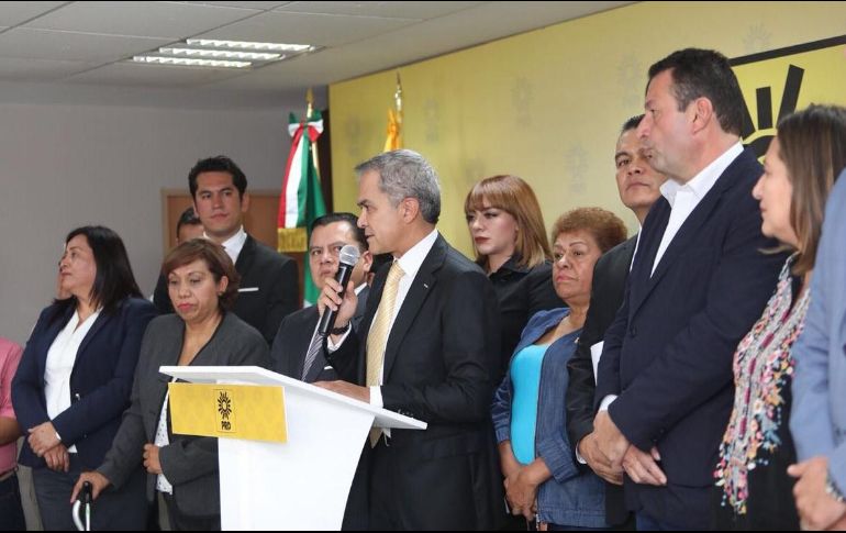 Mancera expuso que esperará los acuerdos a que lleguen los partidos que conformaron Por México al Frente. TWITTER / @ManceraMiguelMX