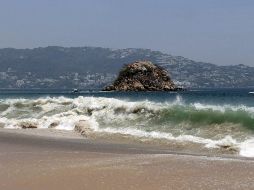 El abundante ingreso de aire cálido y húmedo proveniente del Océano Pacífico y Golfo de México propiciarán oleaje de dos a tres metros de altura. NTX / ARCHIVO
