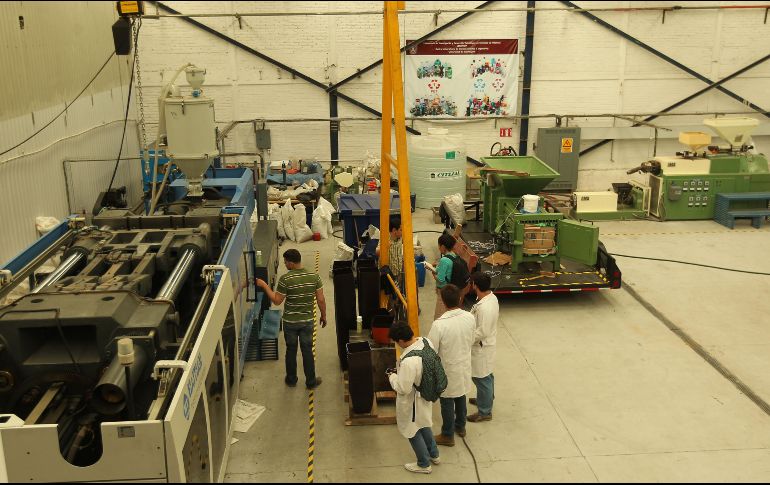 La industria espera que todas las fábricas en México implementar los principios y buenas prácticas en la Operation Clean Sweep en 2022. EL INFORMADOR/Archivo