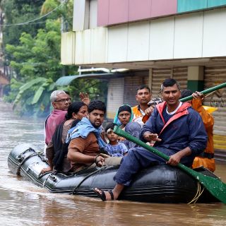 Lluvias monzónicas en el sur de la India causan 164 muertes