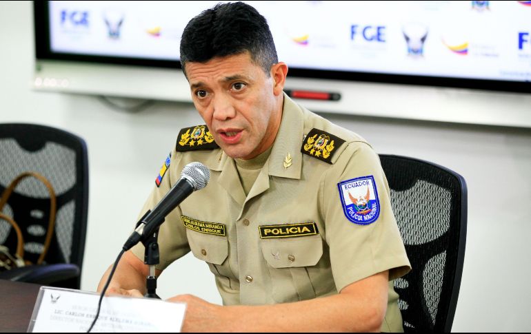 El director nacional de Antinarcóticos de la Policía, el general Carlos Alulema, realiza declaraciones en Quito tras el hallazgo de la droga. EFE/J. Jácome