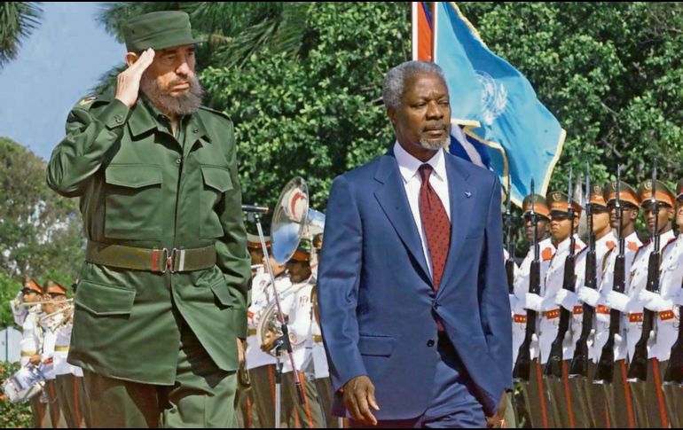 El líder de la Revolución Cubana, Fidel Castro, y Kofi Annan en La Habana, en el año 2000. AFP