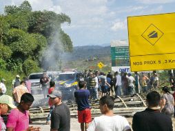 Pacaraima. Autoridades llegan a la zona de los campamentos destruidos. Brasil calcula que cerca de 400 inmigrantes venezolanos cruzan diariamente la frontera. EFE