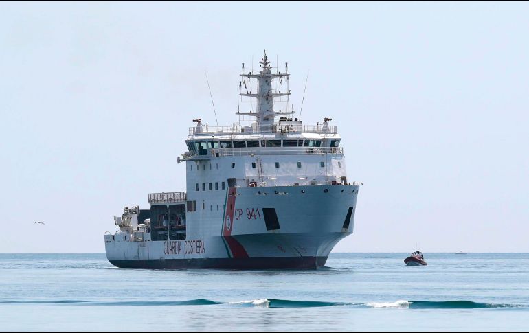 El Diciotti ha estado en aguas de Lampedusa desde que rescató a los migrantes el 16 de agosto. AP / ARCHIVO