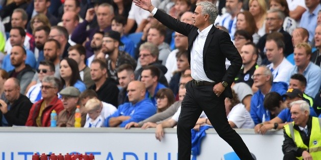 Mourinho critica la falta de "clase" del Manchester City