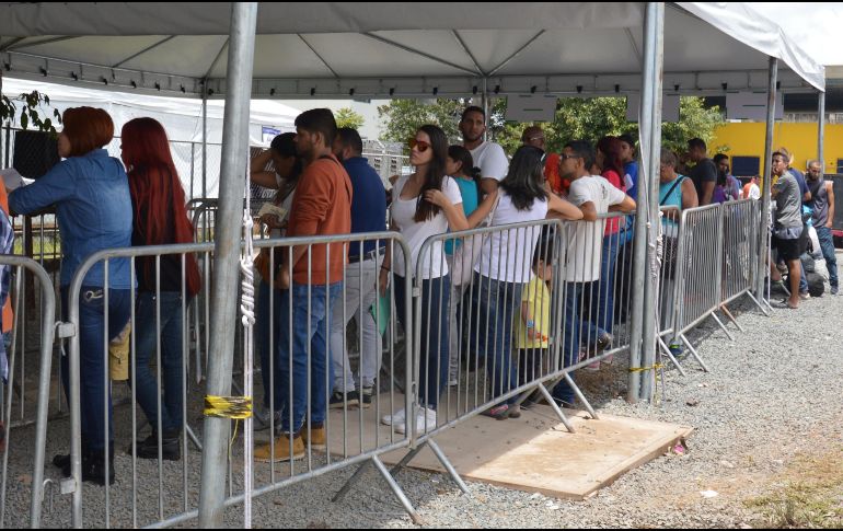 El Gobierno brasileño anunció la construcción de un nuevo refugio en Roraima, y el envío de 36 voluntarios sanitarios y 120 efectivos de la Fuerza Nacional para reforzar la seguridad. EFE / G. Maia