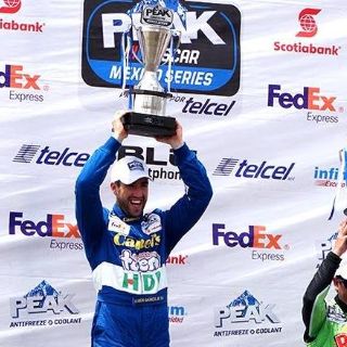 Rubén García consolida su liderato en la Nascar México