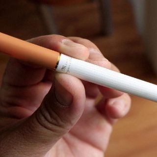 Cigarros suben en las tienditas