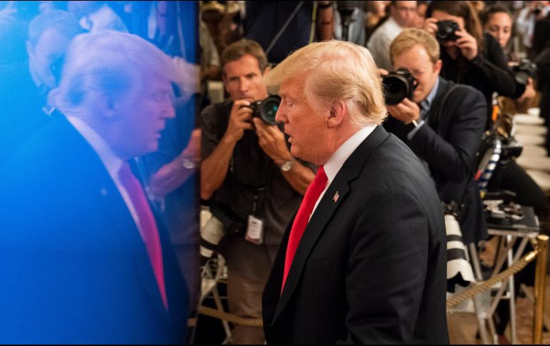 El presidente de los Estados Unidos, Donald J. Trump, participa en un evento para honrar a los agentes de inmigración federales en el Salón Este de la Casa Blanca. EFE/J. Scalzo