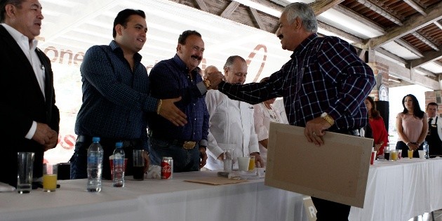 Dulces de La Rosa reconoce a quienes colaboraron en r&eacute;cord mundial