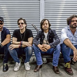 Los Claxons gozan de su "Maldita felicidad"