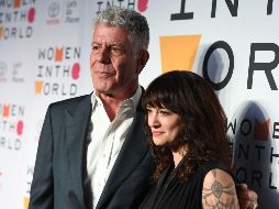 Asia Argento intercambió algunos detalles con su ex pareja Anthony Bourdain sobre su encuentro con Jimmy Bennett. AFP / ARCHIVO
