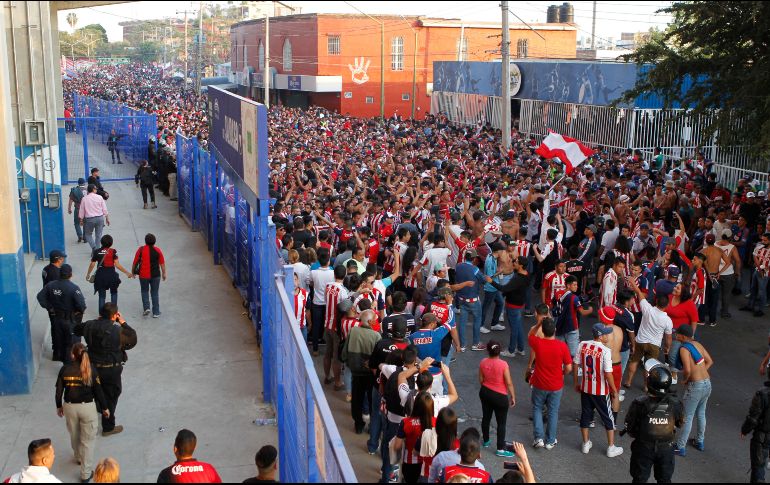Indican que a partir de las 10:00 horas del viernes se bloquearán los accesos al Estadio Jalisco, y se montarán tres anillos de seguridad que formarán parte de los seis filtros de ingreso. EL INFORMADOR / ARCHIVO