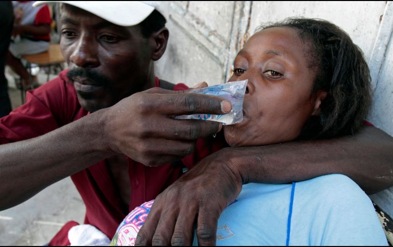 Organizaciones humanitarias han vacunado a más de 385 mil personas este mes en Hodeida e Ibb. AP/ARCHIVO