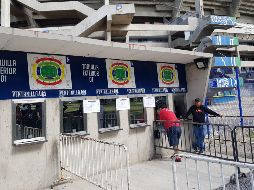 La taquilla ubicada en el exterior del Estadio Jalisco abrió sus puertas al público en general hoy jueves a las 10:00 horas.  EL INFORMADOR/F. Romero