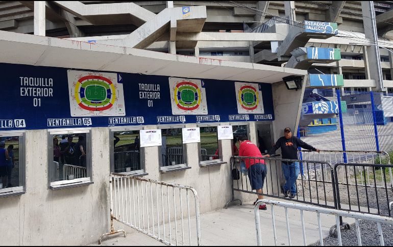 La taquilla ubicada en el exterior del Estadio Jalisco abrió sus puertas al público en general hoy jueves a las 10:00 horas.  EL INFORMADOR/F. Romero