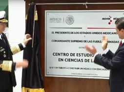 Durante la inauguración, el jefe del Ejecutivo federal, encabezará la graduación de los oficiales de las Escuelas Médico y Enfermería Naval, además de entregar el sable de mando y arma al personal de primeros maestres graduados. TWITTER