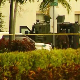 Juez se suicida en Florida tras atrincherarse con rehenes en su casa