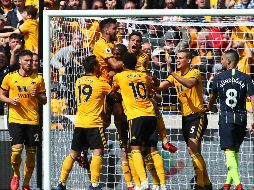 El Wolverhampton celebra su gol, anotado por Boly al 57'. AFP/G. Caddick