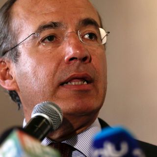 Felipe Calderón llama "corrupto" a Marko Cortés