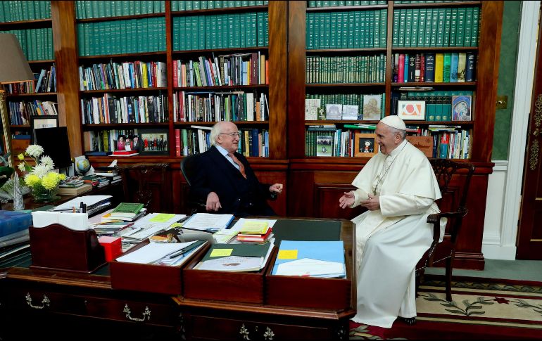 El Papa Francisco durante su reunión con el presidente irlandés Michael Higgins. AFP