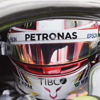 Hamilton muestra su dominio bajo la lluvia