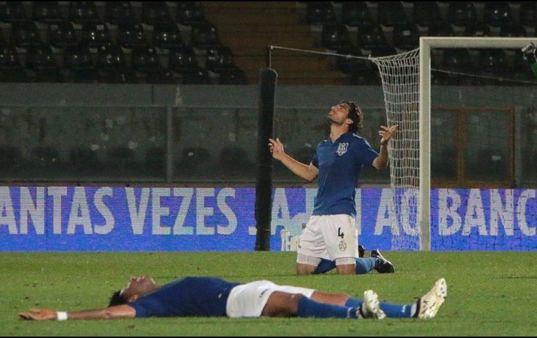 El mexicano disputó los 90 minutos del encuentro, con más del 70 por ciento de precisión en sus pases. TWITTER/@cdfeirensead