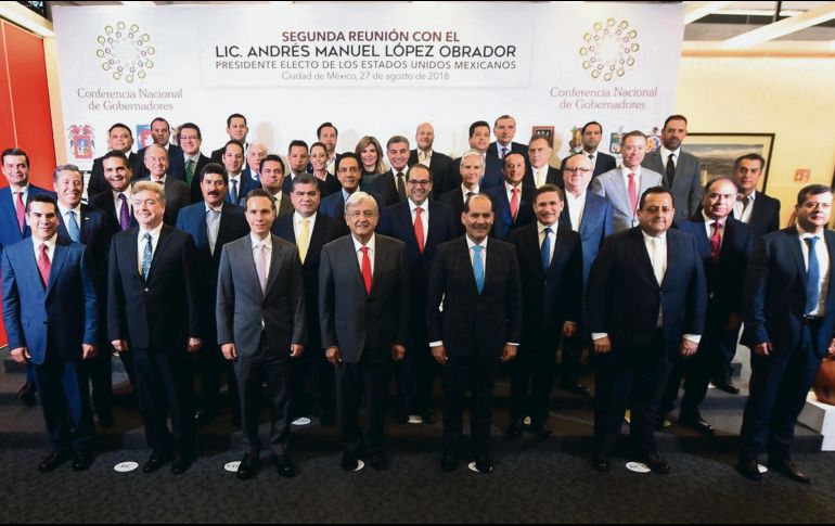 Andrés Manuel López Obrador se reunió con gobernadores y futuros mandatarios estatales. ESPECIAL