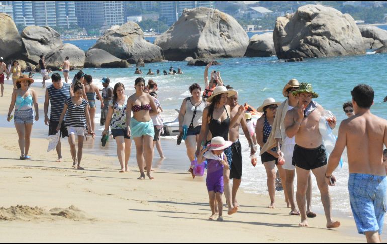Destinos de playa, entre los que se vieron beneficiados por el ingreso de turistas extranjeros. NOTIMEX/Archivo