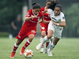 Las jugadoras de la Liga MX Femenil no perciben los mismos salarios que los varones, ni juegan en los mismos escenarios. MEXSPORT