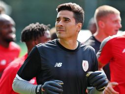 El arquero del Standard de Lieja lució el sábado sus característicos rizos, sin embargo, este día mostró que decidió cortárselos para cambiar un poco su imagen. TWITTER / @Standard_RSCL