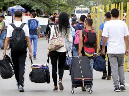 Algunos de los viajeros informan que decidieron retornar porque enfrentaron una dura situación en la que fueron sometidos a 