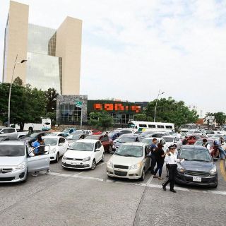 Conductores de Uber piden flexibilidad en requisitos