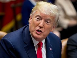 Donald Trump participa durante una reunión sobre una subvención para un programa de apoyo para comunidades libres de drogas, en la Sala Roosevelt de la Casa Blanca. EFE/M. Reynolds