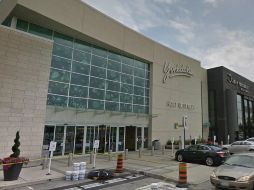 El centro comercial fue cerrado por la Policía y el Metro no hará paradas en Yorkdale Shopping Centre hasta nuevo aviso. TWITTER/ @SimasRealEstate