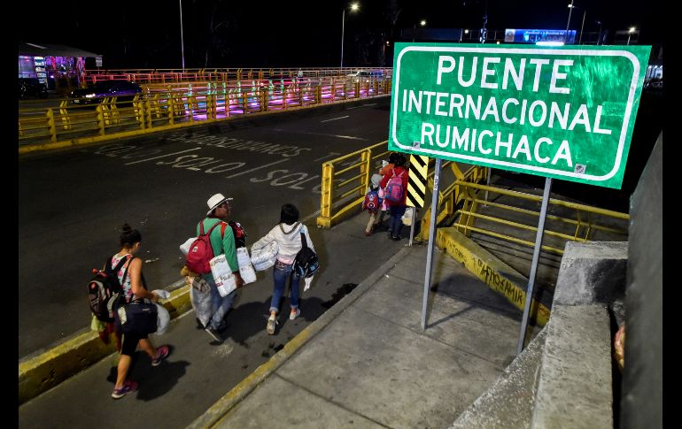 Los Mendoza Landinez se han cruzado con obstáculos a lo largo de dos mil 700 kilómetros. AFP/L. Robayo