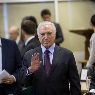 "Impensable", cerrar la frontera con Venezuela: Temer