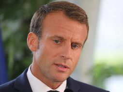 De acuerdo con la encuesta realizada por el instituto BVA, la popularidad de Emmanuel Macron, quien inició su mandato en mayo del año pasado, cae cinco puntos en las últimas semanas. AFP / L. Marin