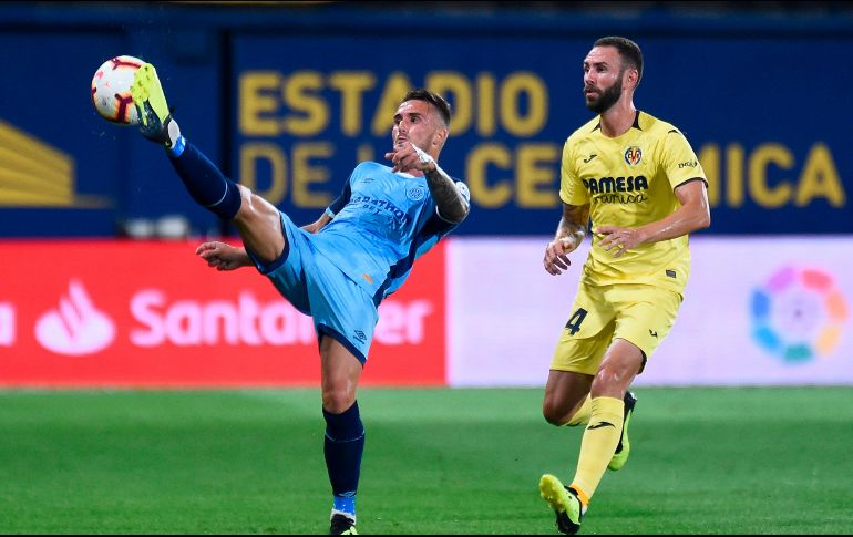 Al Villarreal se le invalidó un gol en la primera mitad después de consultar un fuera de juego en el VAR. AFP/J. Jordán