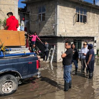 Desbordamiento del Río Lerma afecta más de mil casas en el Edomex