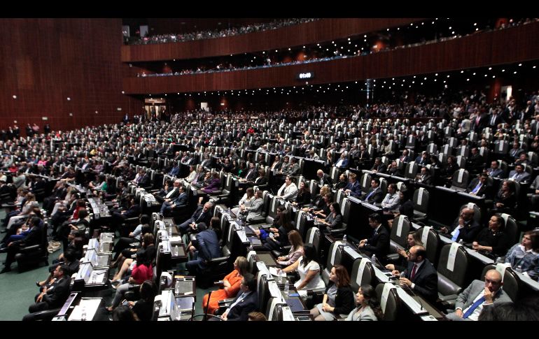 Aspecto de la sesión del Congreso General con la que se instaló la LXIV Legislatura. EFE/M. Guzmán