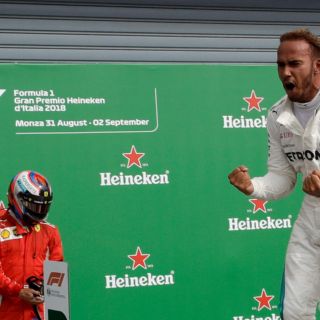 Hamilton refuerza su liderato al ganar en Monza