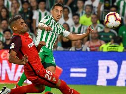 El club verdiblanco obtiene ante sus rivales concitadinos su primera victoria del curso. EFE/R. Caro