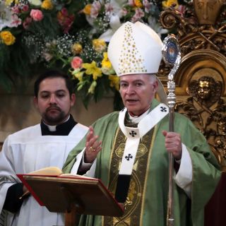 Cardenal Aguiar Retes expresa su apoyo al Papa Francisco