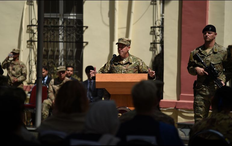El general Scott Miller asumió ayer el mando de las tropas estadounidenses y de la OTAN, aseguró que mantendrán la presión sobre los terroristas transregionales. AFP/W. Kohsar