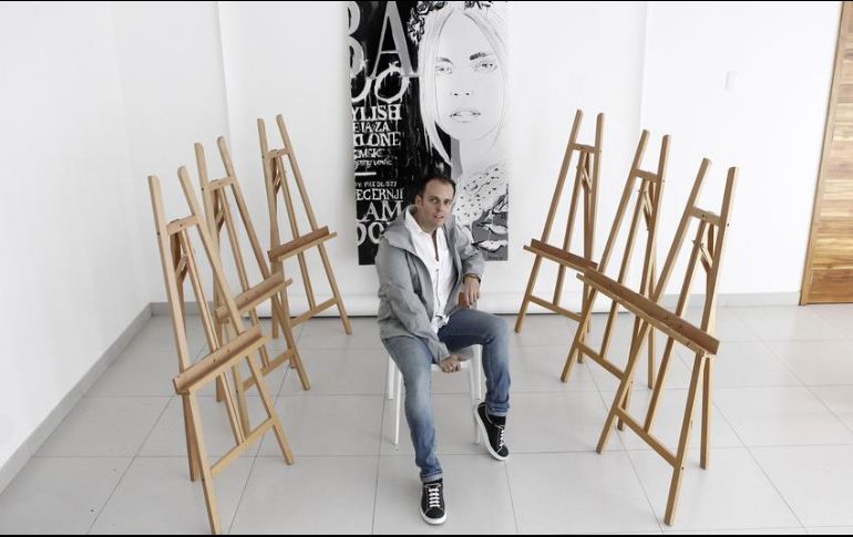 Fernando Quirarte posa desde su estudio. EL INFORMADOR / A. Camacho